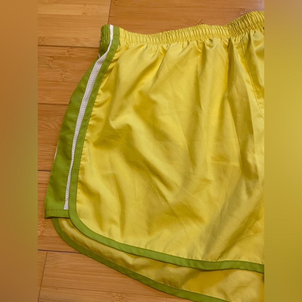 Nike Dri-Fit Yellow Green Running Shorts Women’s Large - Picture 5 of 8